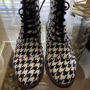 COPY - Fabulous and Fun Combat and can even be used as  fashionable rain boot!